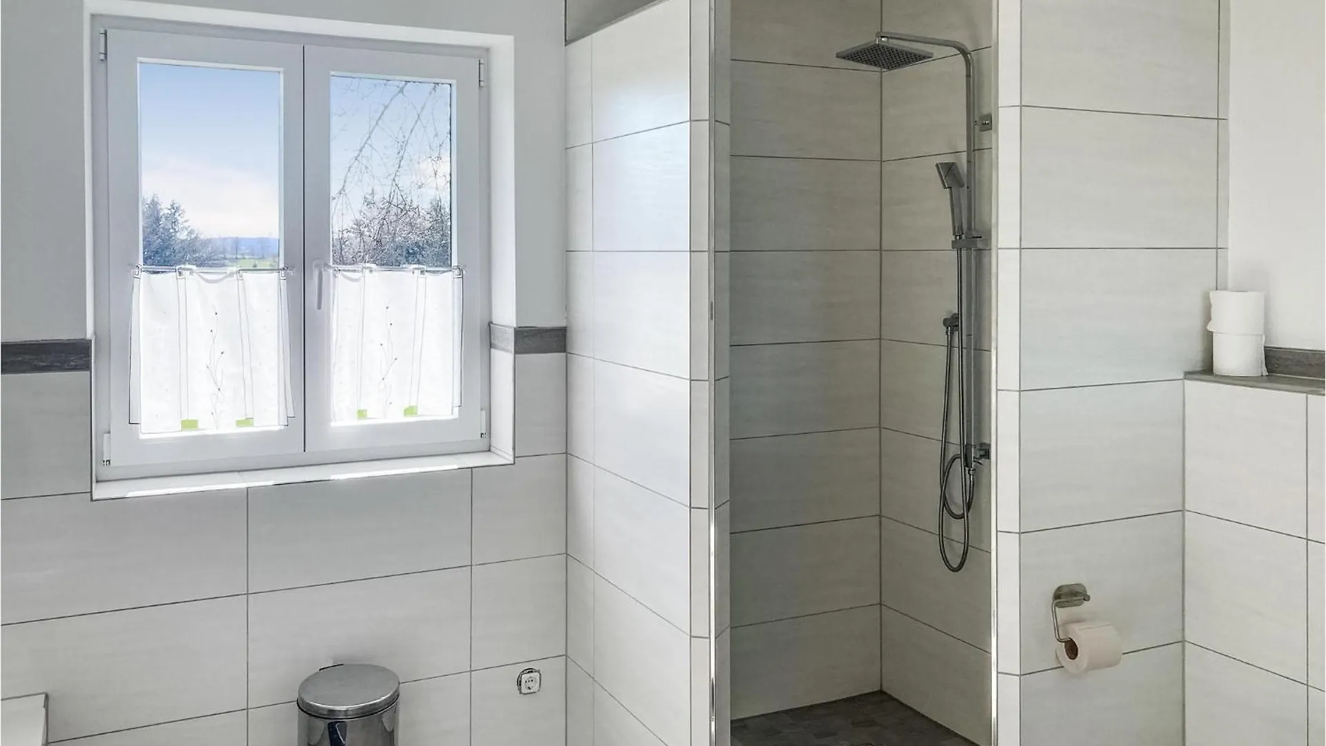 Cozy Home In Wiesenfelden With Kitchen