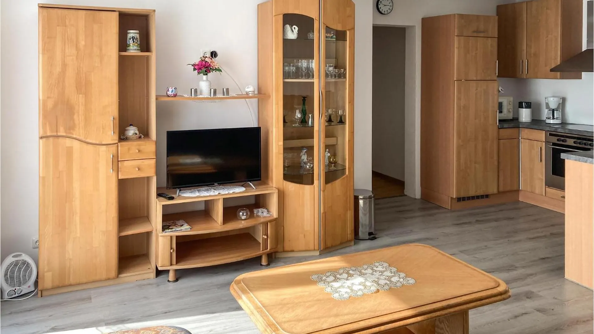 Cozy Home In Wiesenfelden With Kitchen